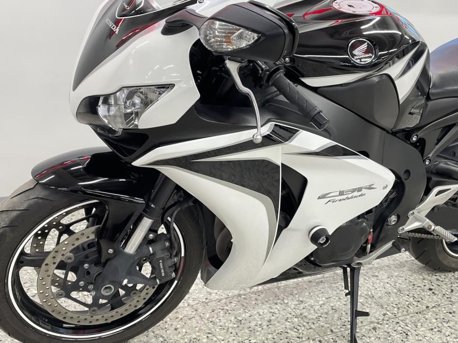 HONDA CBR 2011