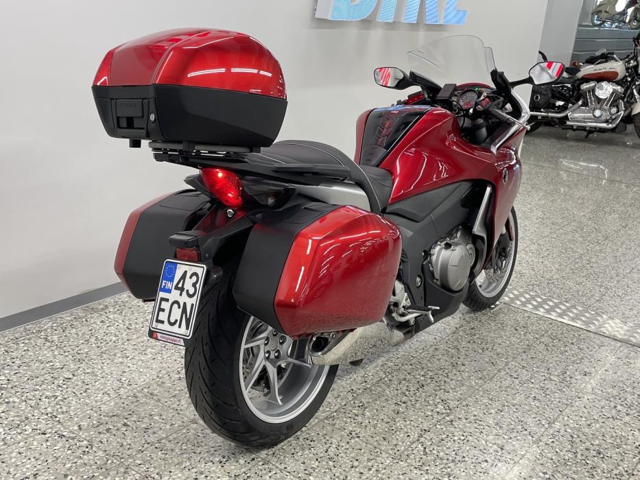 HONDA VFR 2011
