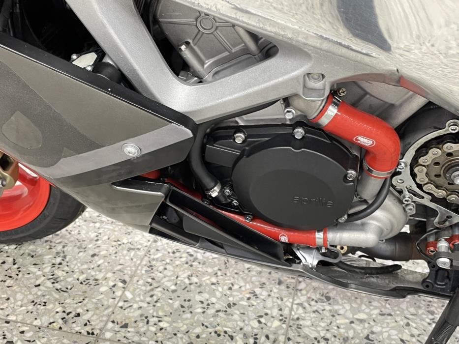 APRILIA RSV4 2011