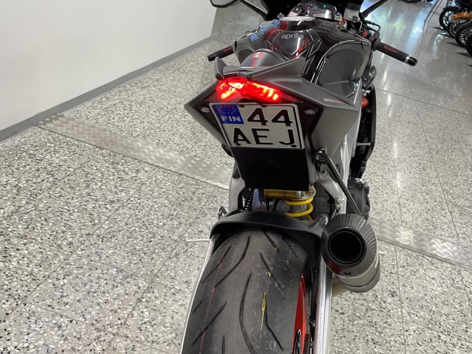 APRILIA RSV4 2011