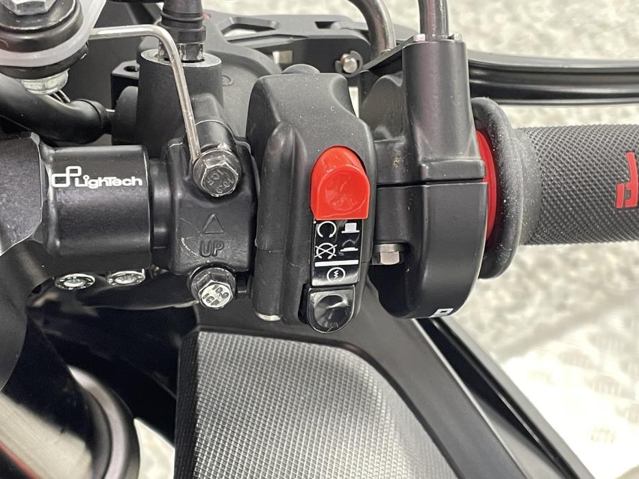 APRILIA RSV4 2011