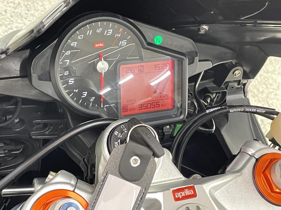 APRILIA RSV4 2011