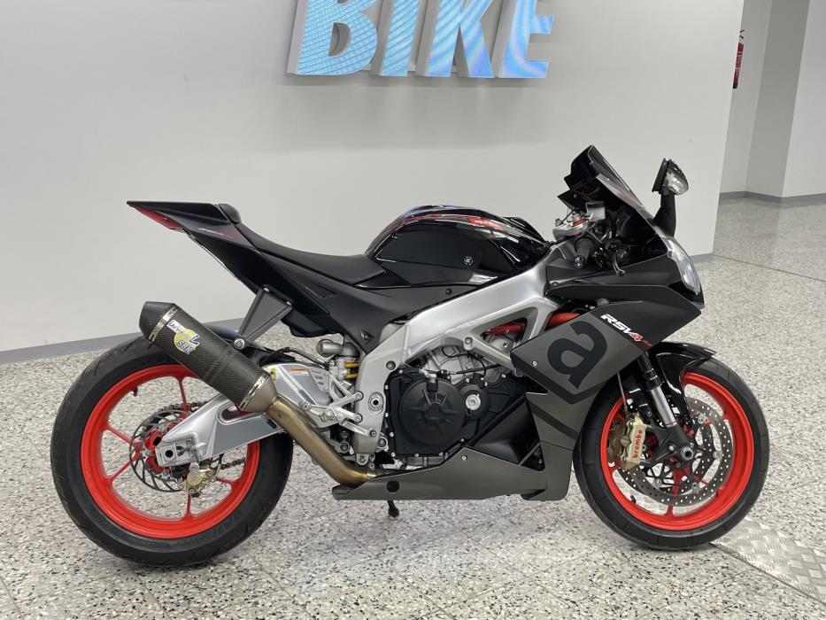 APRILIA RSV4 2011