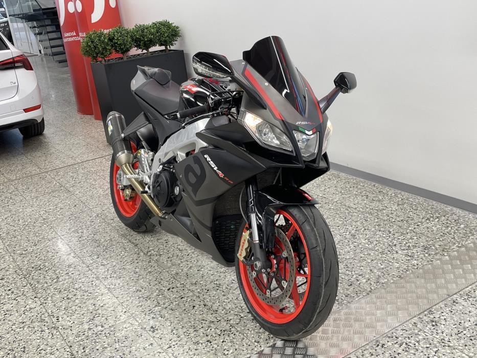 APRILIA RSV4 2011