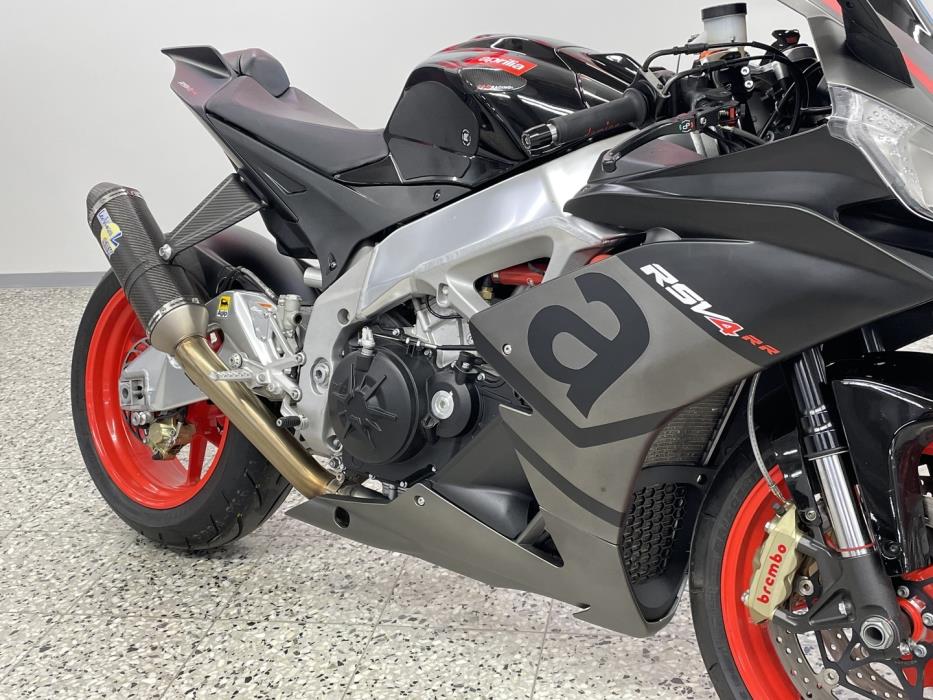 APRILIA RSV4 2011