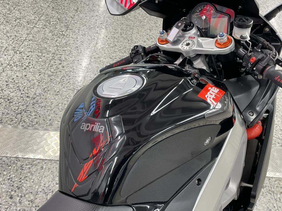 APRILIA RSV4 2011