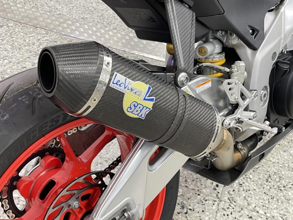 APRILIA RSV4 2011