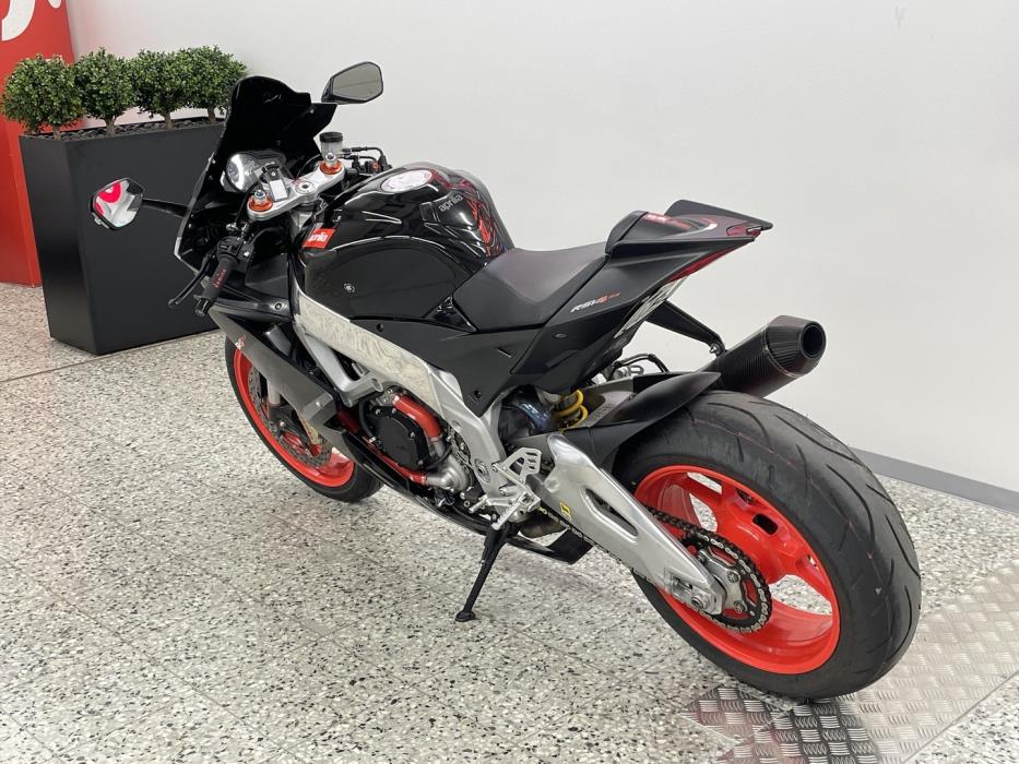 APRILIA RSV4 2011