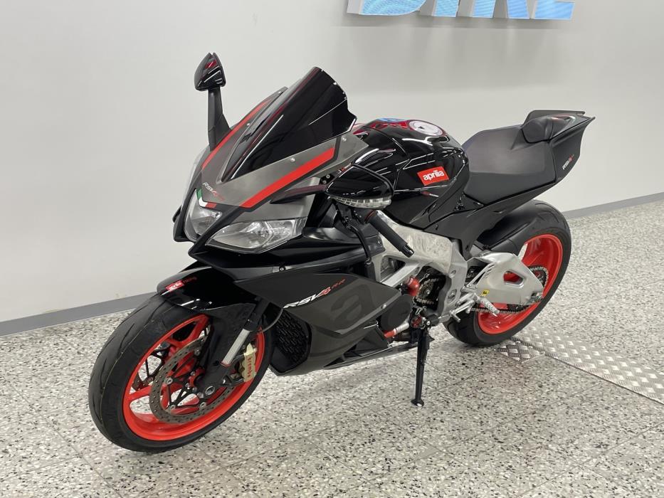 APRILIA RSV4 2011