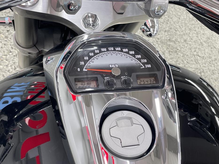 SUZUKI Intruder 2012