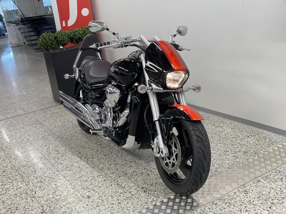 SUZUKI Intruder 2012