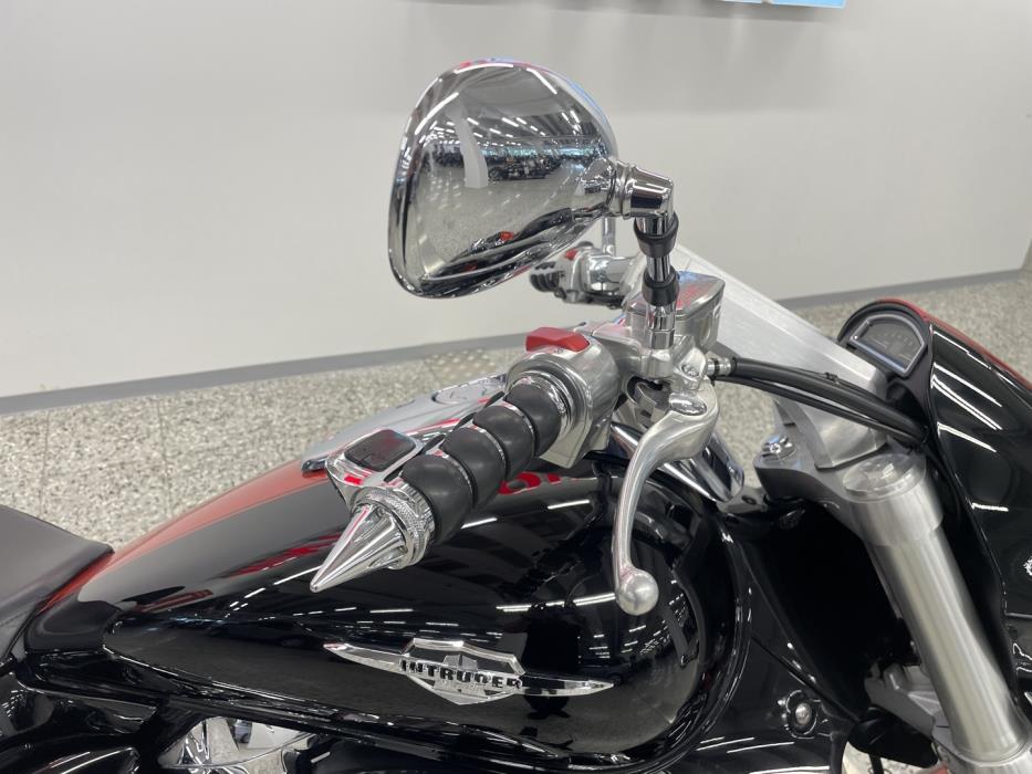 SUZUKI Intruder 2012