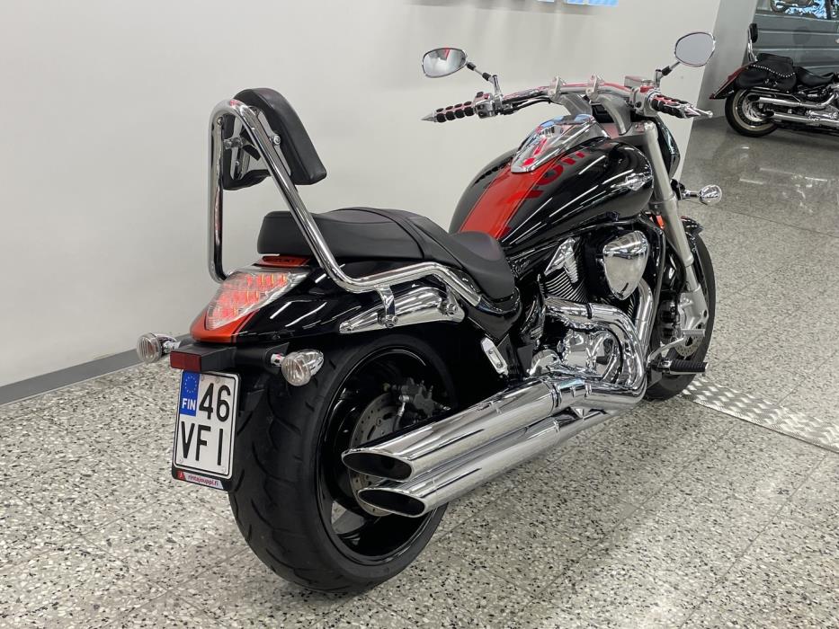 SUZUKI Intruder 2012