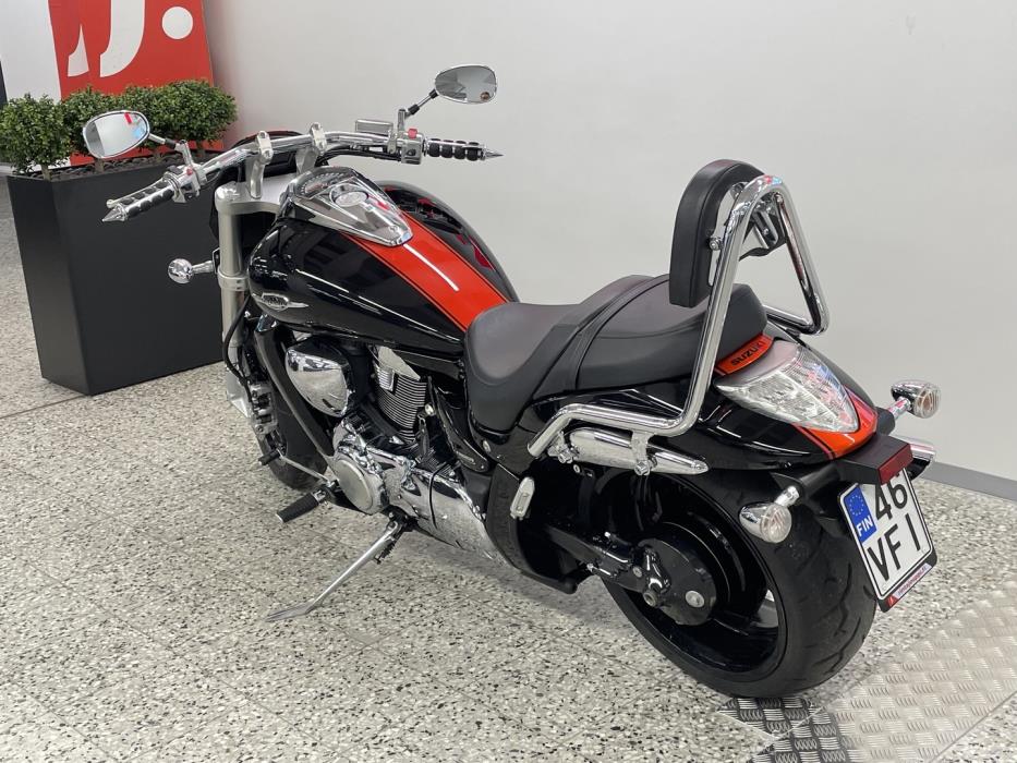 SUZUKI Intruder 2012