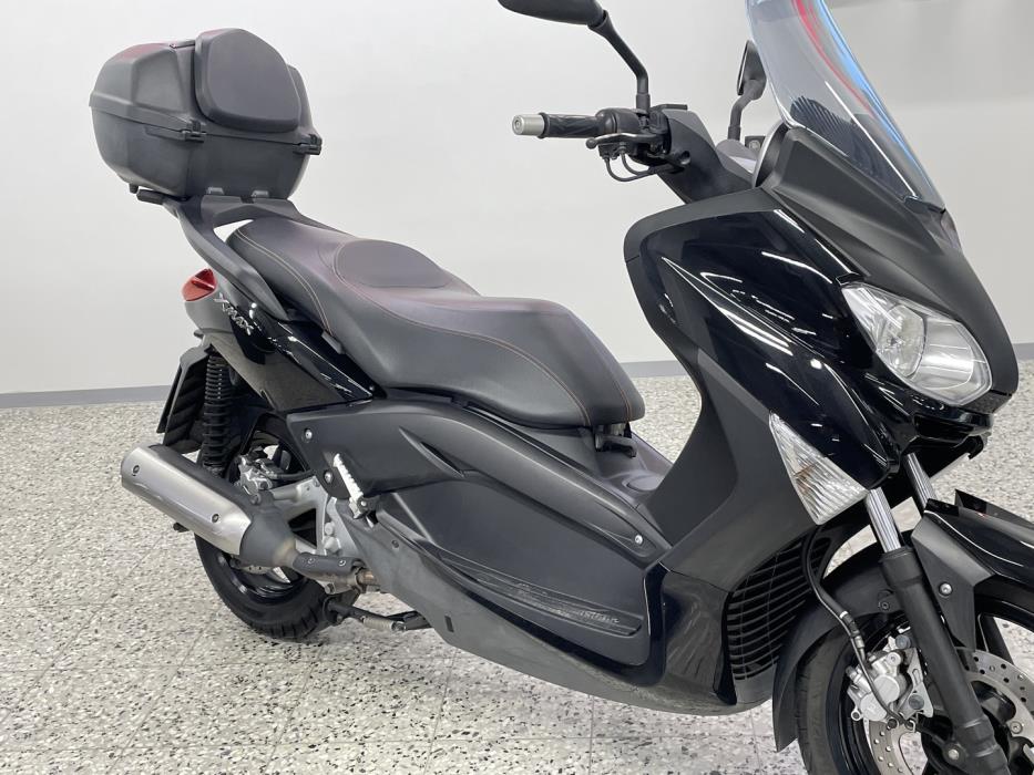 YAMAHA X-MAX 2012