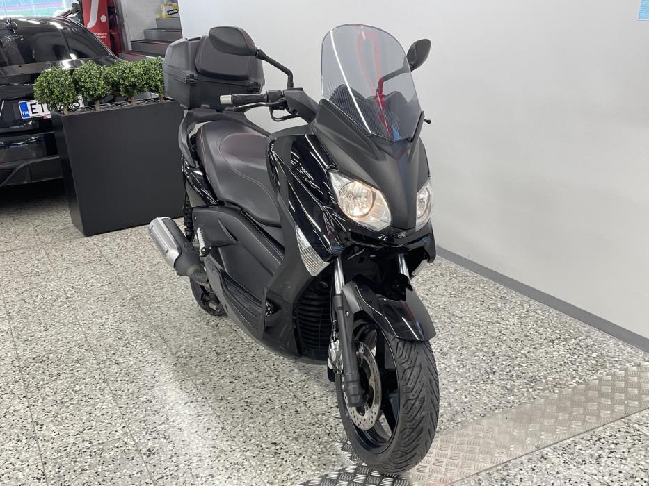 YAMAHA X-MAX 2012