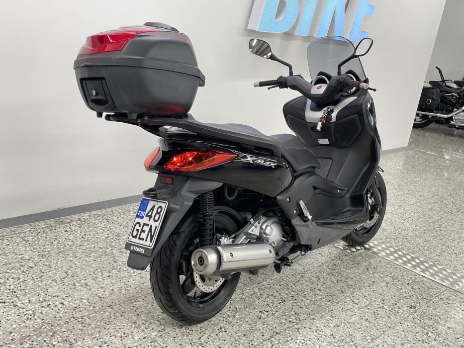 YAMAHA X-MAX 2012