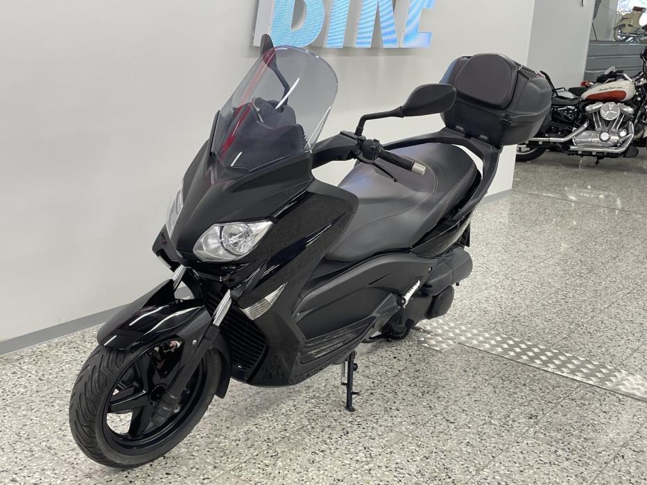 YAMAHA X-MAX 2012