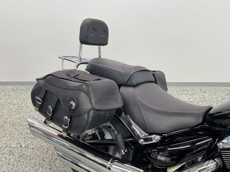 SUZUKI INTRUDER 2013