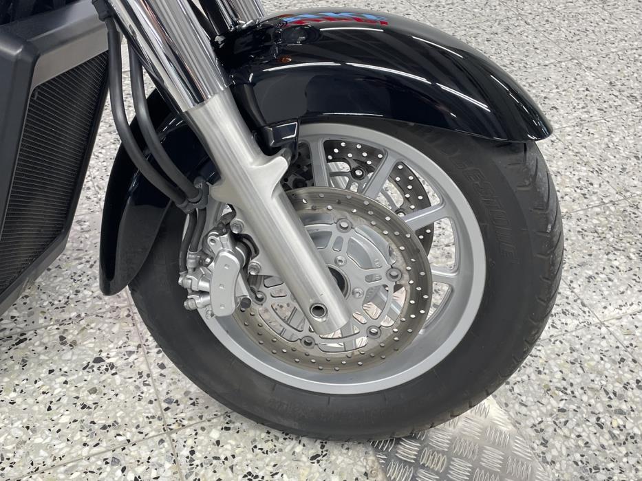 SUZUKI INTRUDER 2013