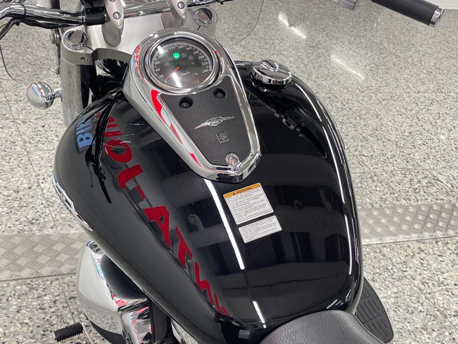 SUZUKI INTRUDER 2013