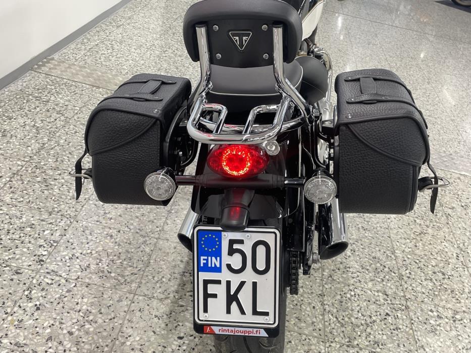 TRIUMPH SPEEDMASTER 2022