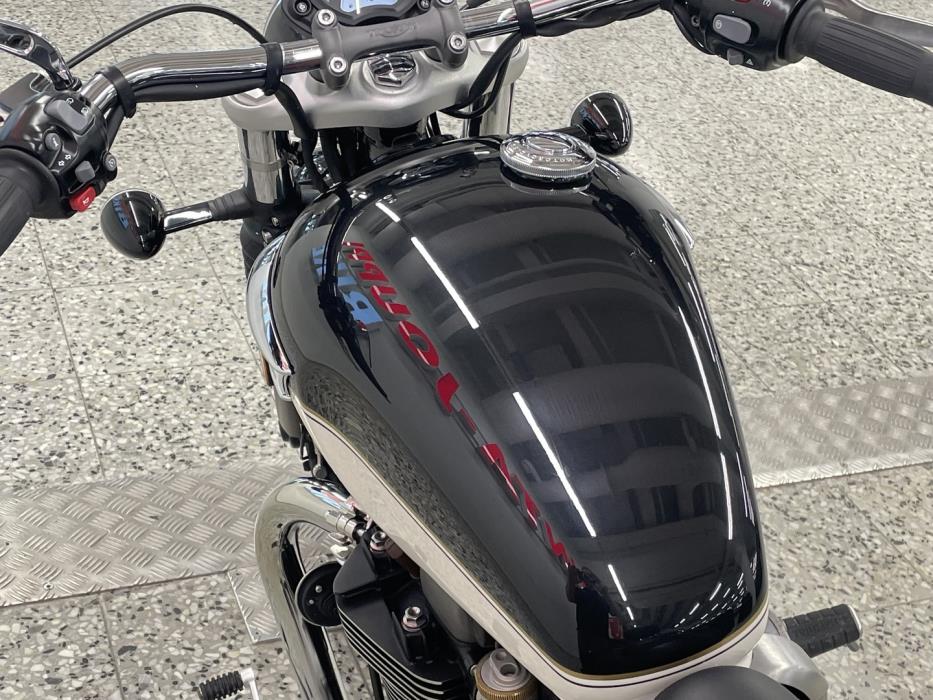 TRIUMPH SPEEDMASTER 2022