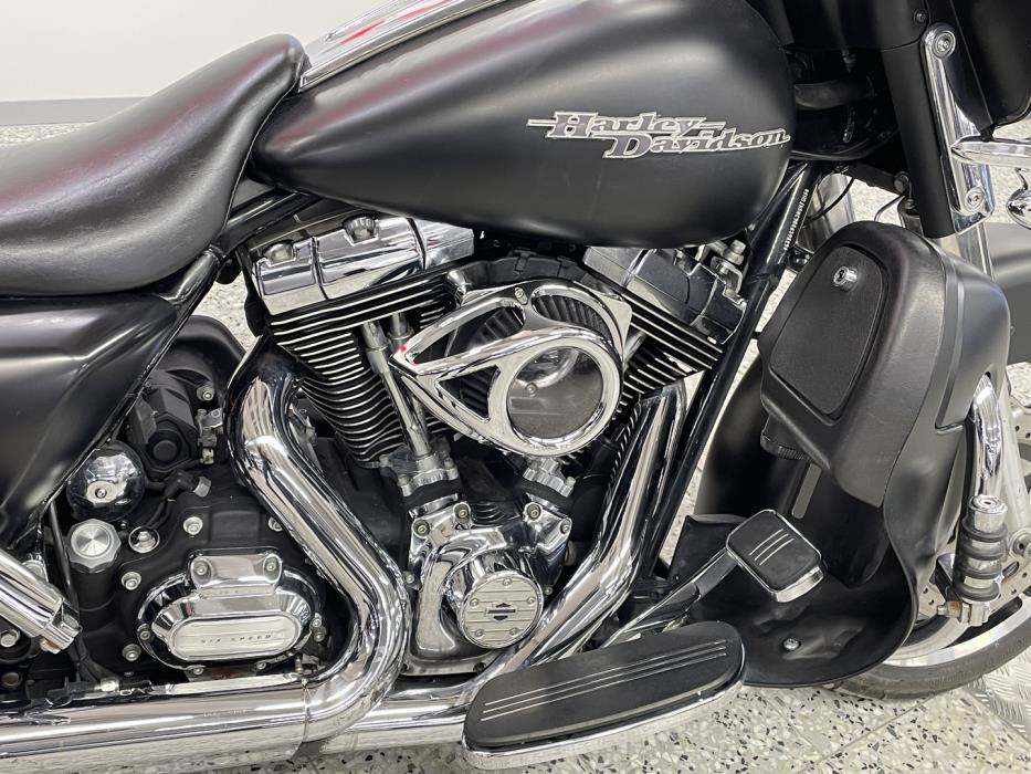 HARLEY-DAVIDSON TOURING 2011