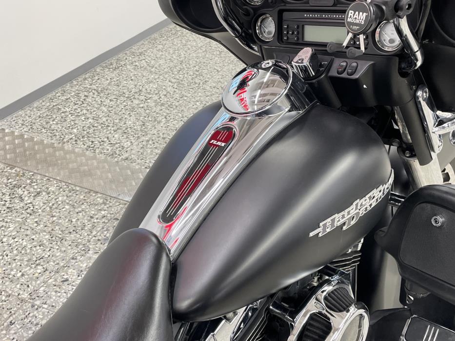 HARLEY-DAVIDSON TOURING 2011