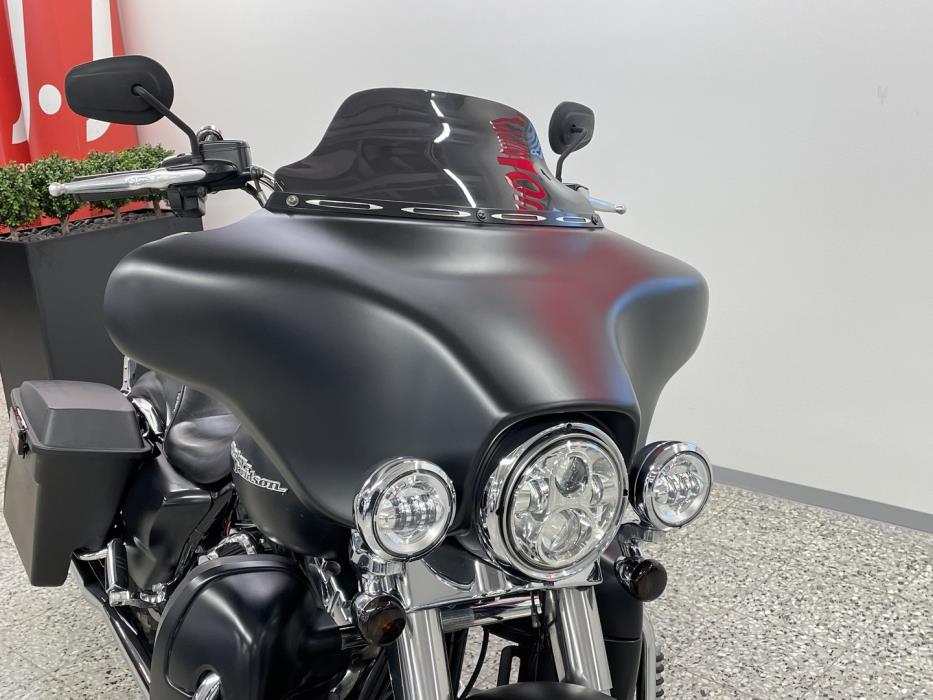 HARLEY-DAVIDSON TOURING 2011