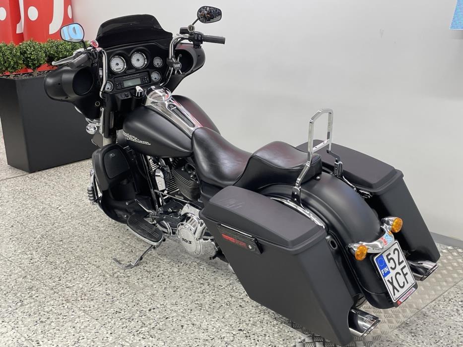 HARLEY-DAVIDSON TOURING 2011