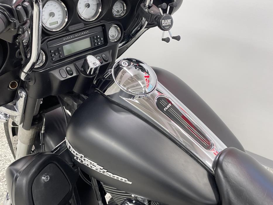 HARLEY-DAVIDSON TOURING 2011