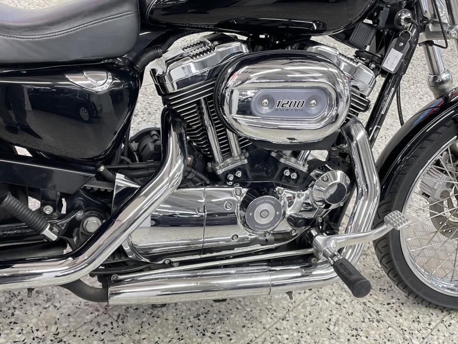 HARLEY-DAVIDSON SPORTSTER 2005