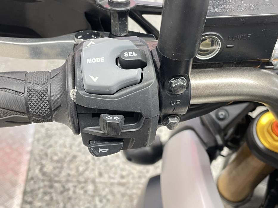 SUZUKI DL 2014