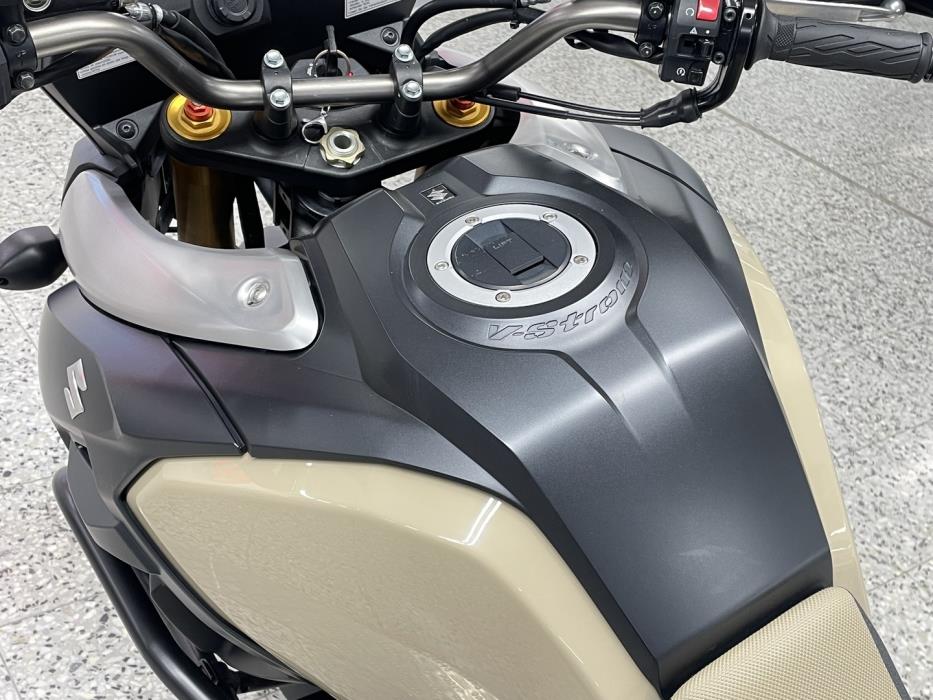 SUZUKI DL 2014