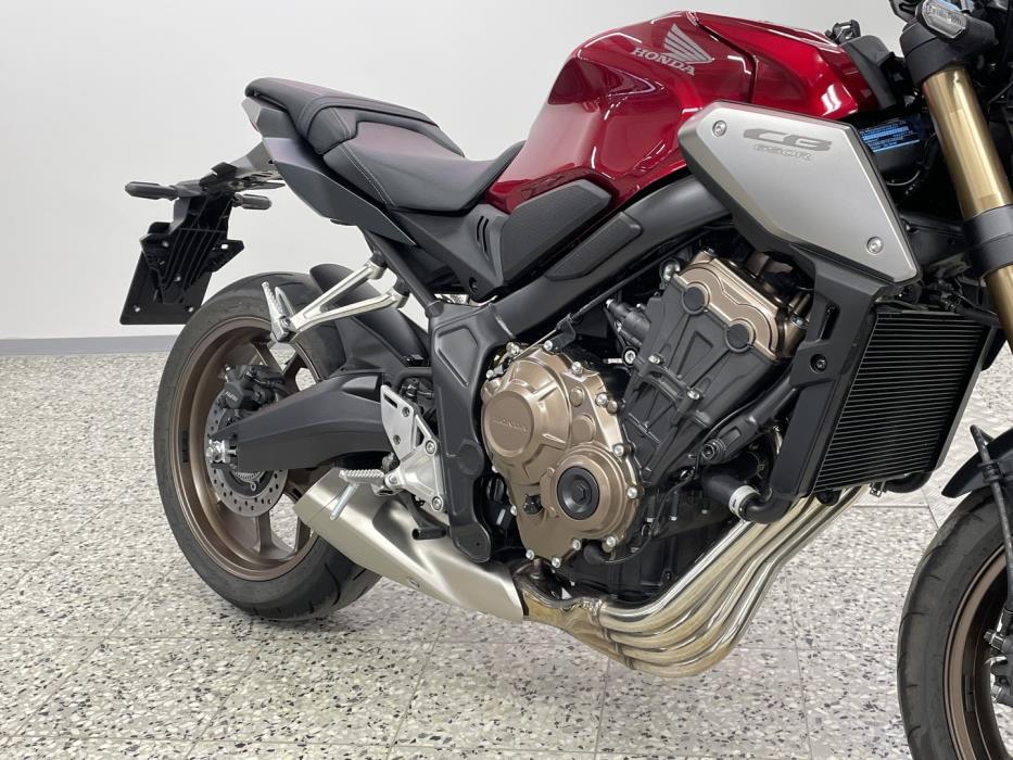 HONDA CB 2023
