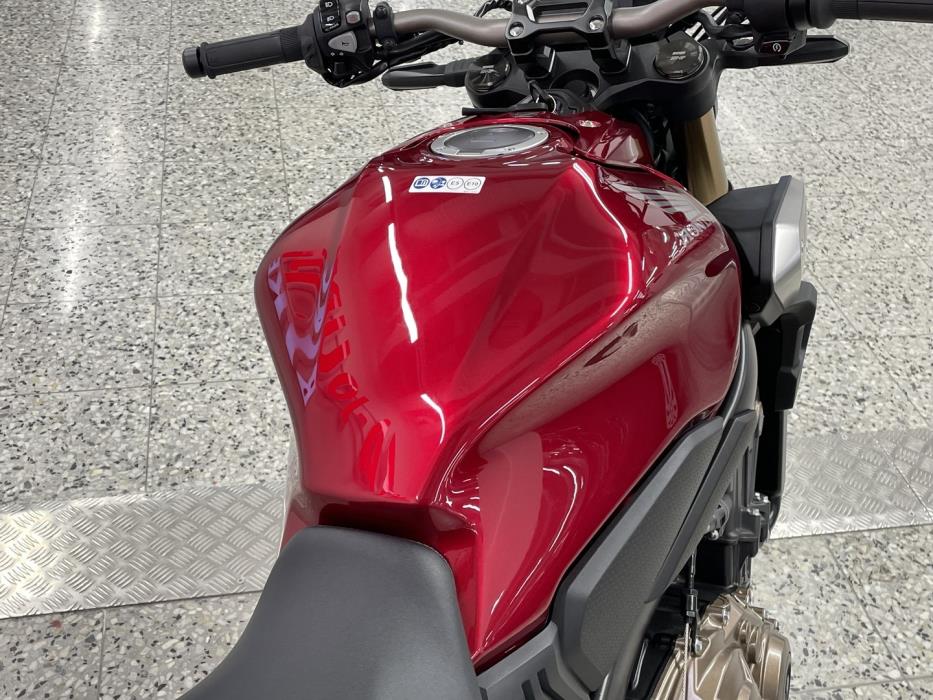 HONDA CB 2023