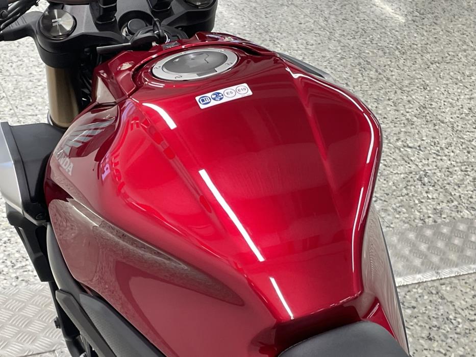 HONDA CB 2023