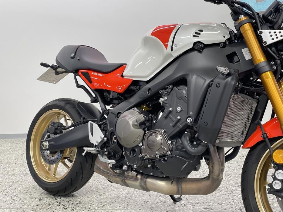 YAMAHA XSR 2024