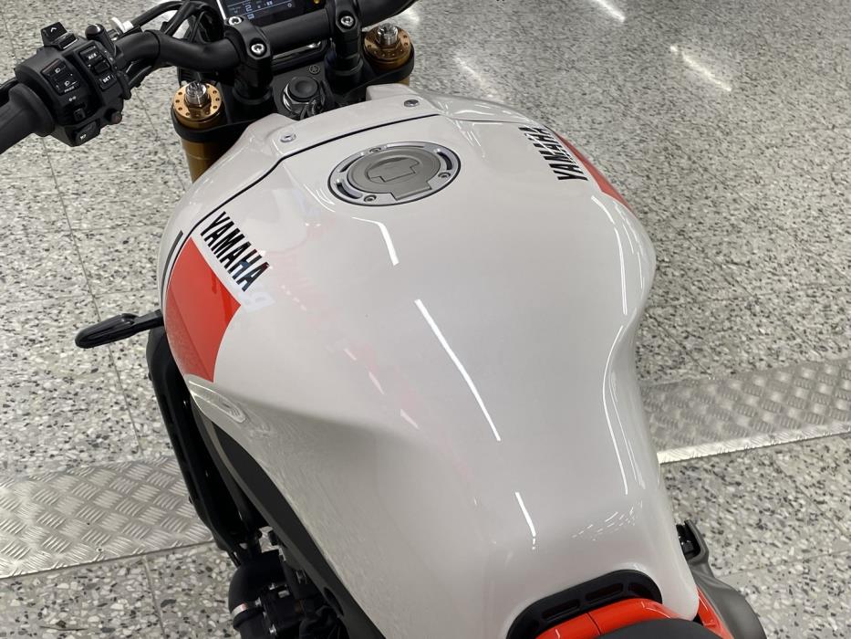 YAMAHA XSR 2024
