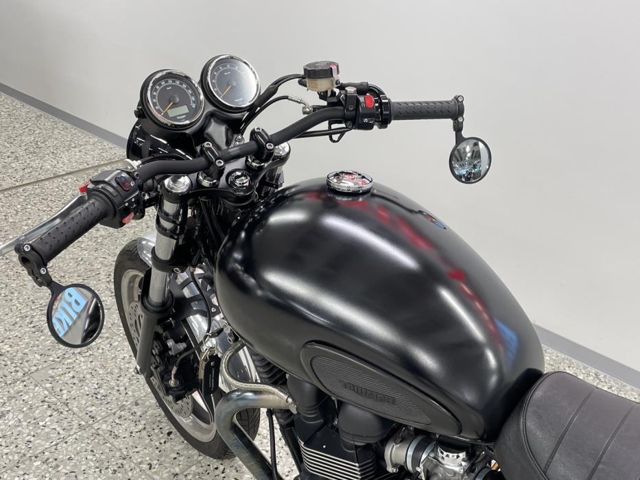 TRIUMPH Bonneville 2011