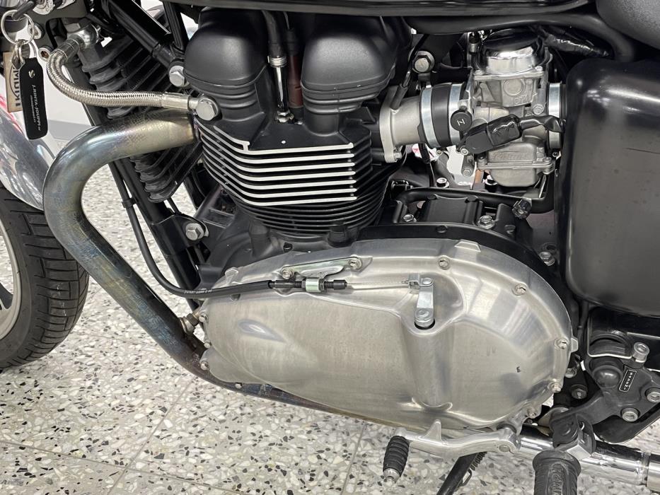 TRIUMPH Bonneville 2011