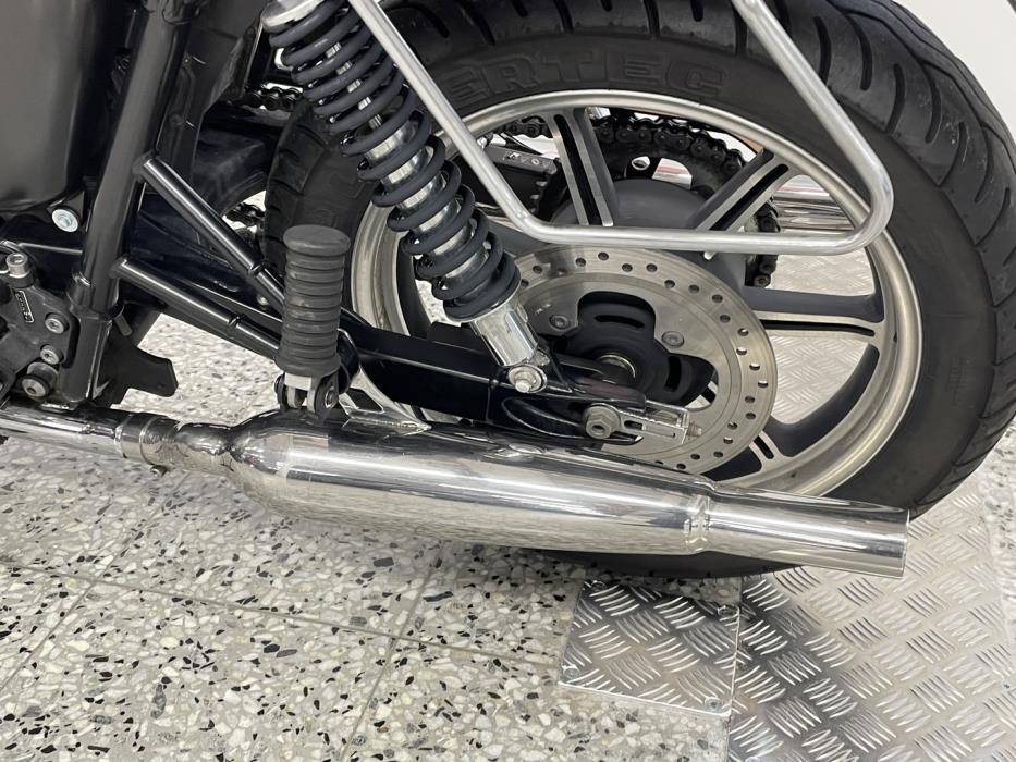 TRIUMPH Bonneville 2011