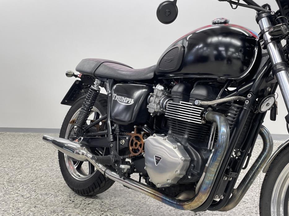 TRIUMPH Bonneville 2011