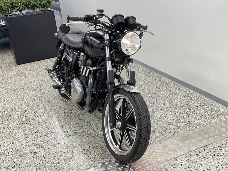 TRIUMPH Bonneville 2011