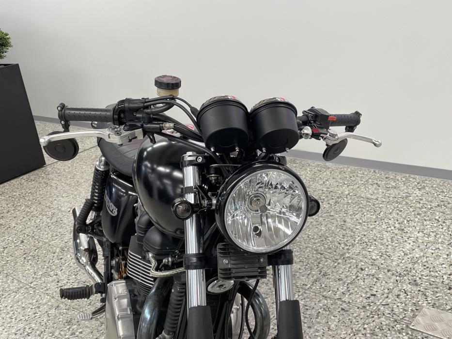 TRIUMPH Bonneville 2011