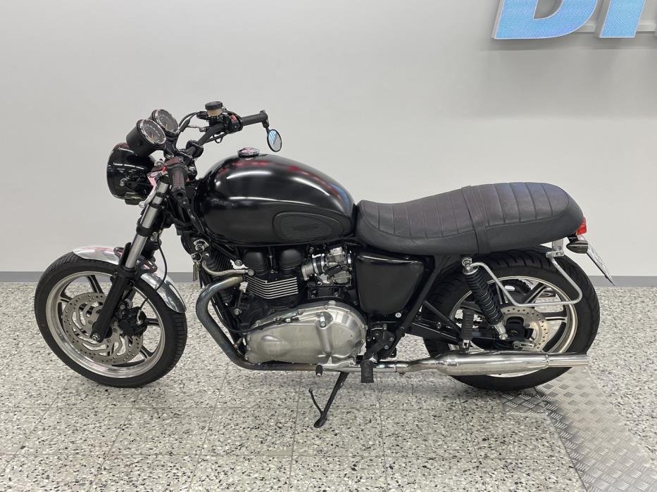 TRIUMPH Bonneville 2011