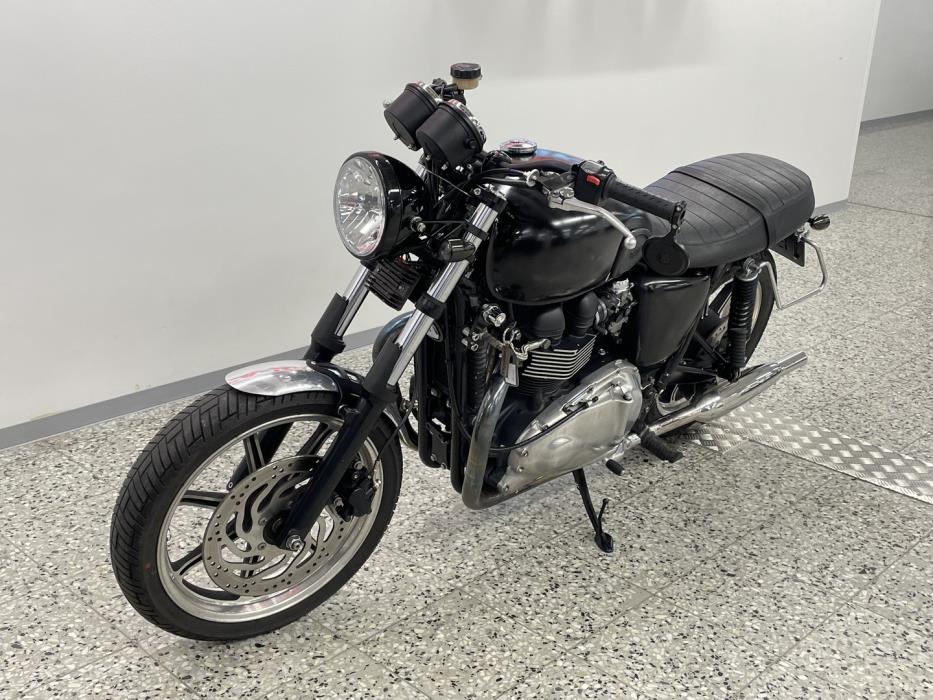 TRIUMPH Bonneville 2011