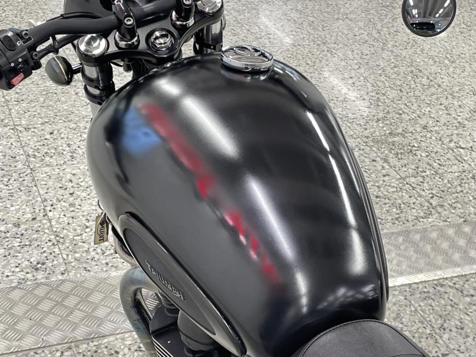 TRIUMPH Bonneville 2011