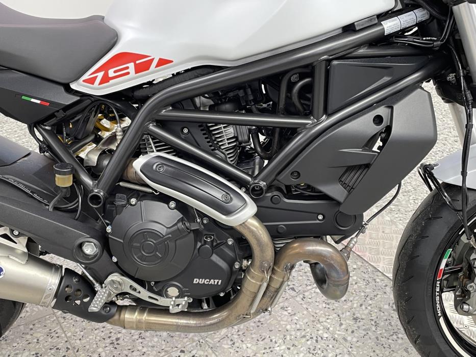 DUCATI MONSTER 2019